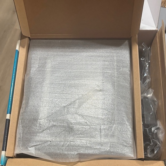 2 for 20$ PanImage 8-Inch Digital Photo Frame - Black - Picture 2 of 3